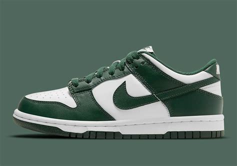 nike dunk low wit groen|nike dunk low green price.